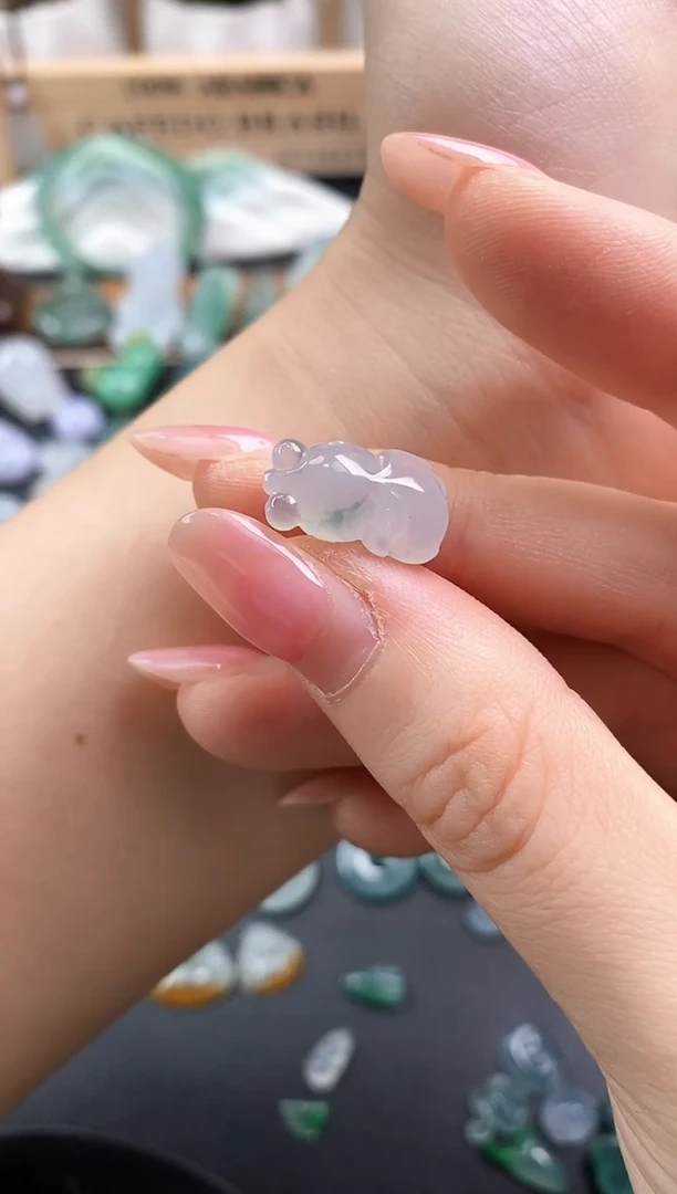 颈饰未镶嵌翡翠金鱼