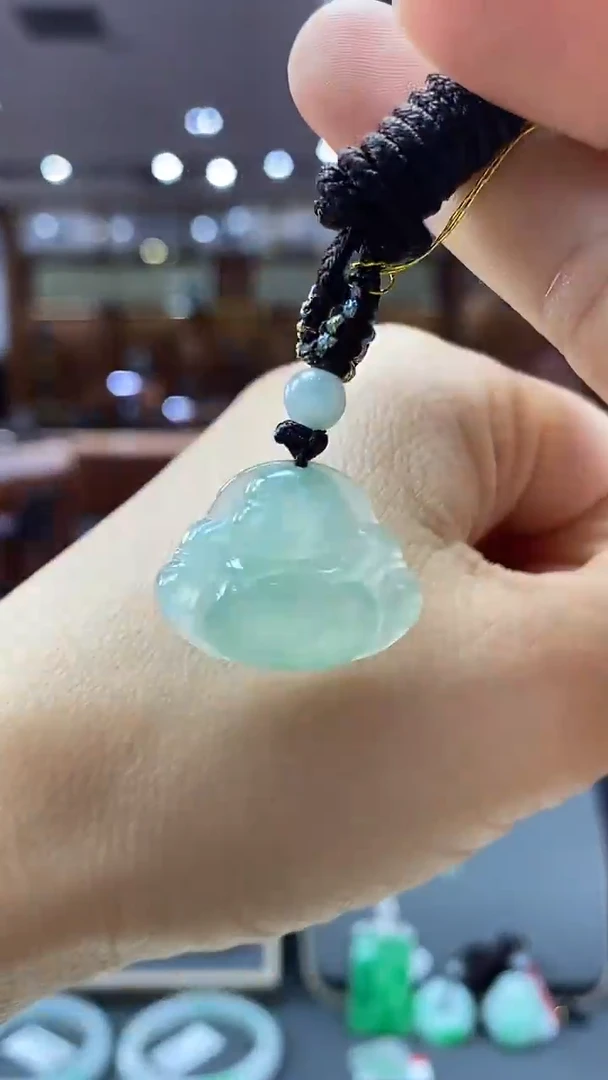 颈饰未镶嵌翡翠佛公