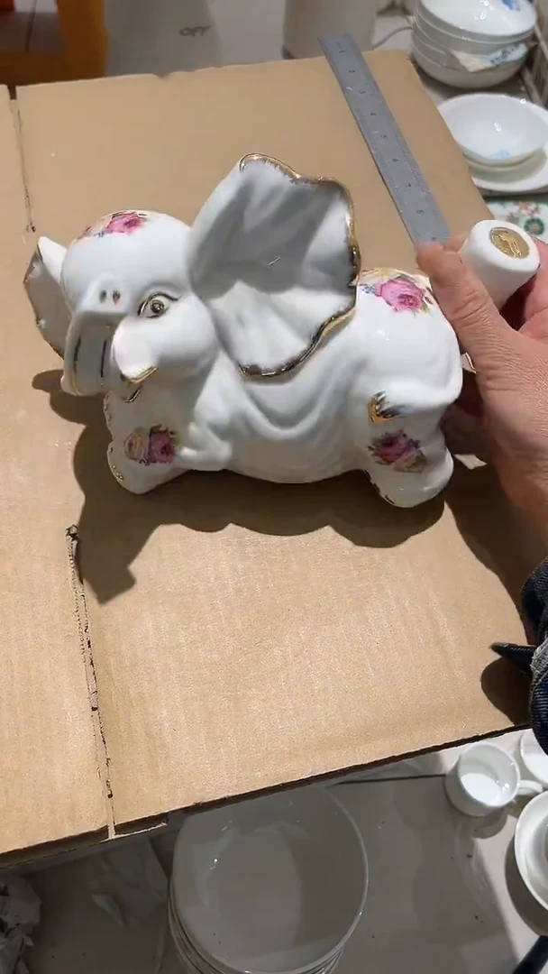 瓷趴着小象隆达骨质瓷