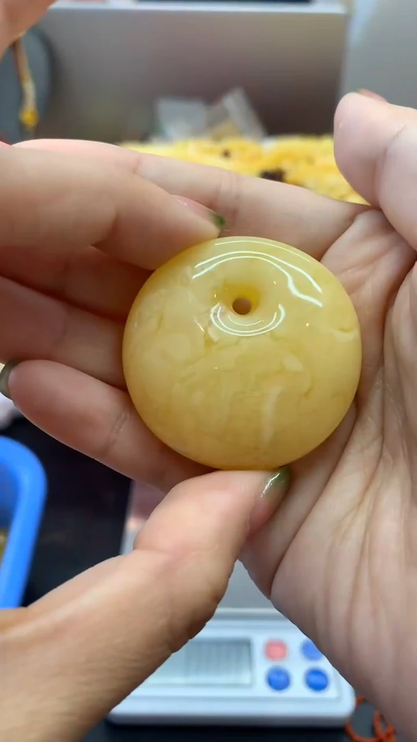 未镶嵌琥珀珠宝奇石2833