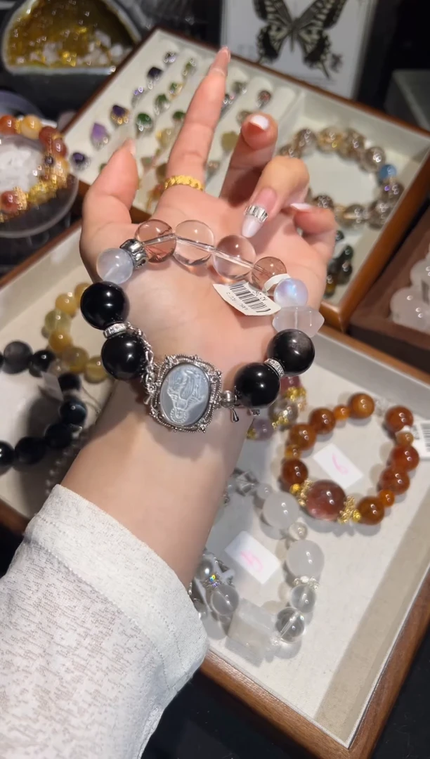 合金手链水晶多样性发其一，颜色微差