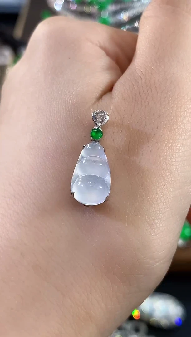 吊坠(不含链)18K金镶嵌翡翠C82 定制