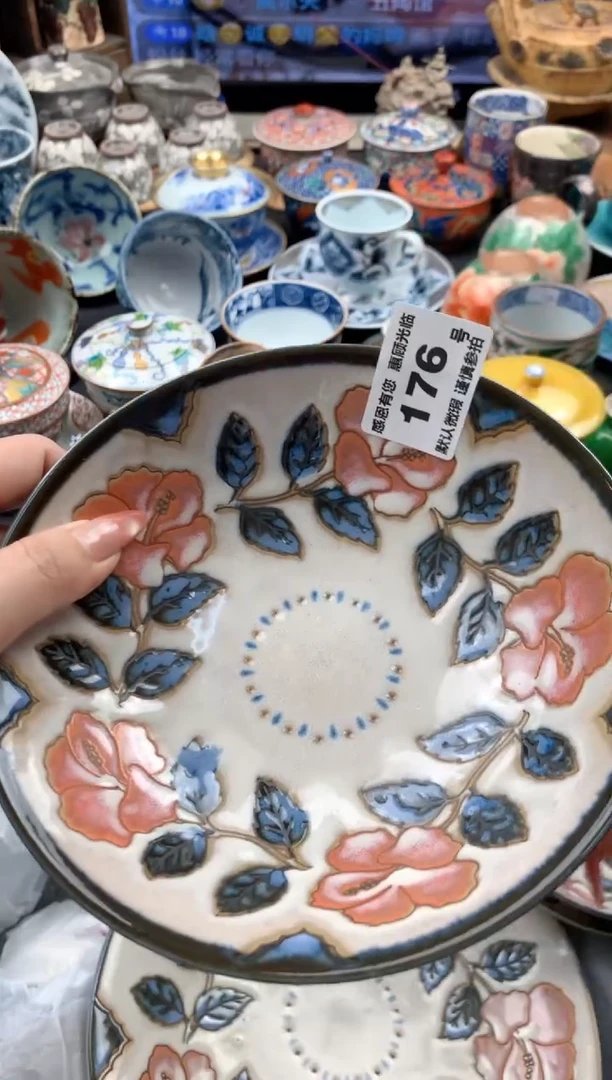 ?176号九姑娘工艺品瓷器