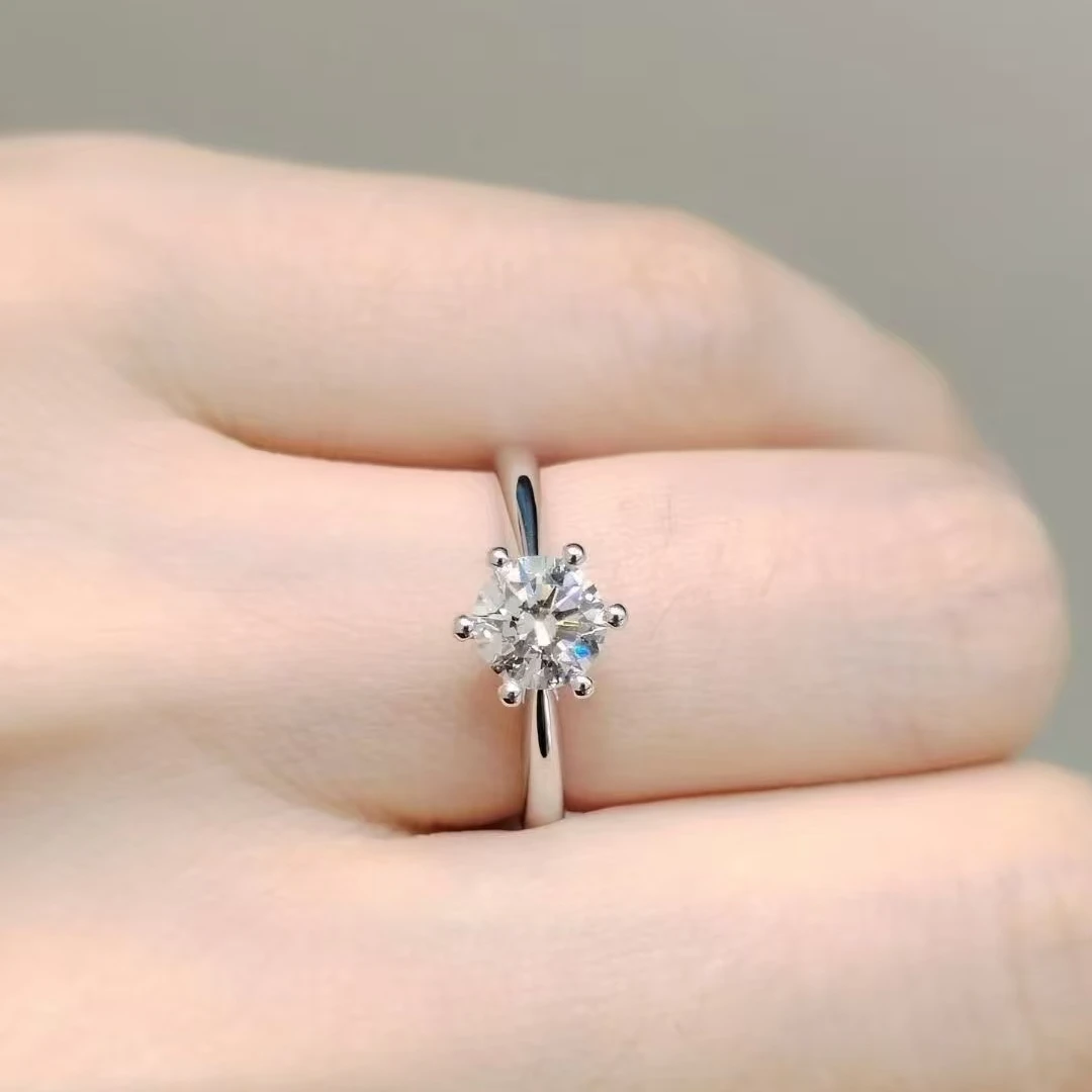 Chow Tai Seng/周大生金AU750钻石戒指