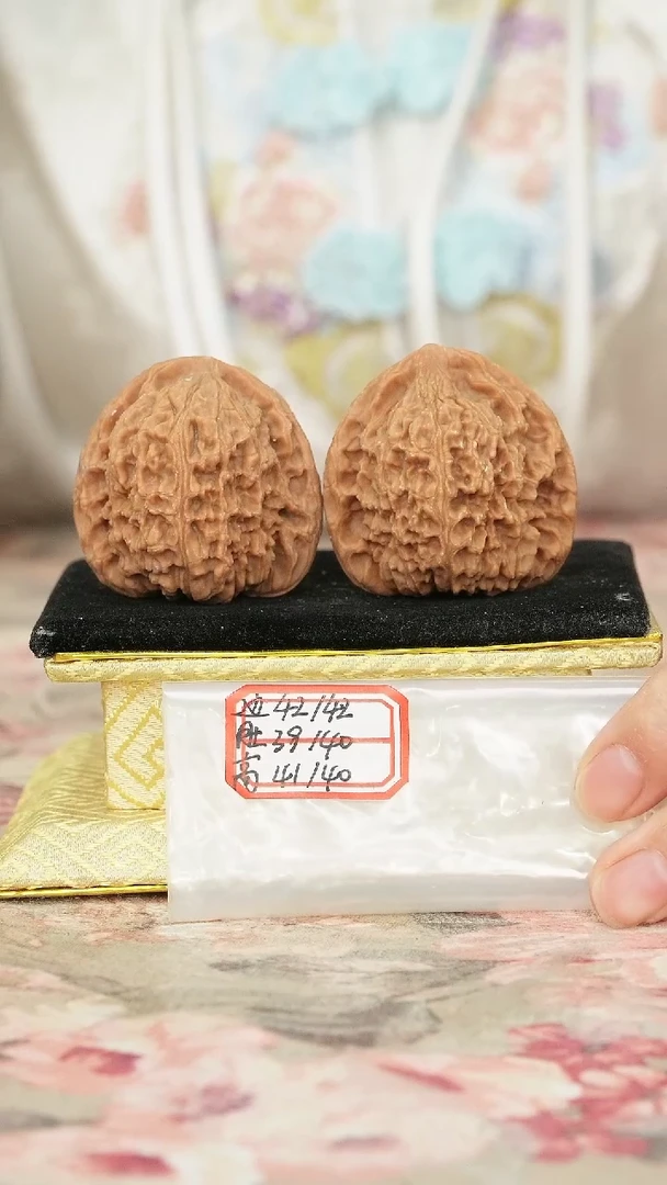 把件文玩核桃原产地南疆石