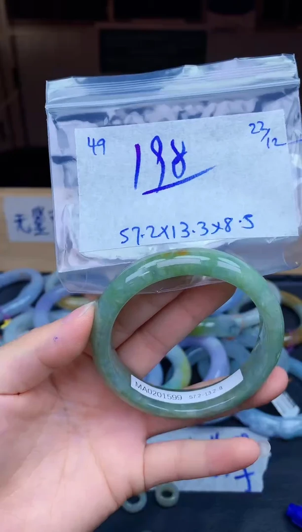 未镶嵌定制翡翠49毛货需精细抛光手镯拍一发一