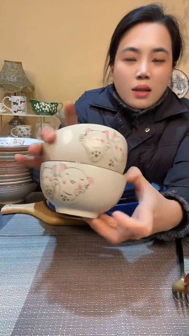 瓷片2个饭碗 微瑕介意勿拍