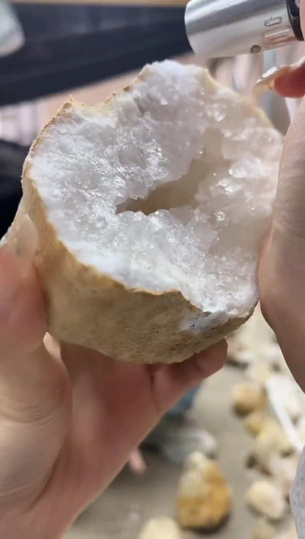未镶嵌大型摆件（非配饰）水晶摩洛哥白水晶洞128