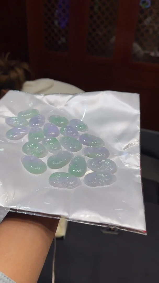 【闪购商品】翡翠手镯未镶嵌如意挂件随机发一