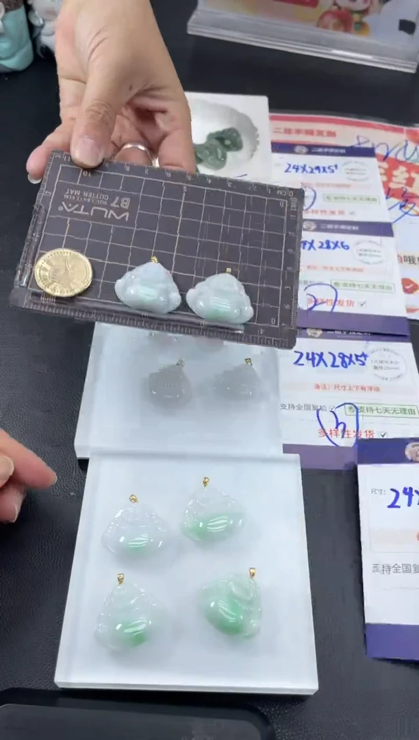 【闪购商品】翡翠挂件18K金镶嵌阳绿佛公FL63多样性发其一CP配绳