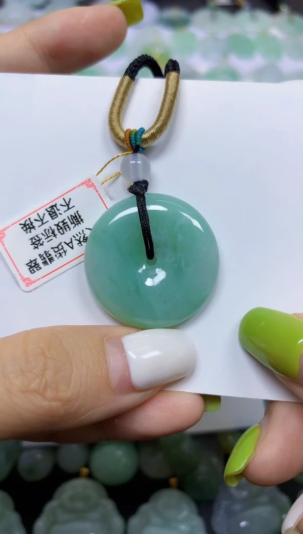 翡翠未镶嵌颈饰天然翡翠A货