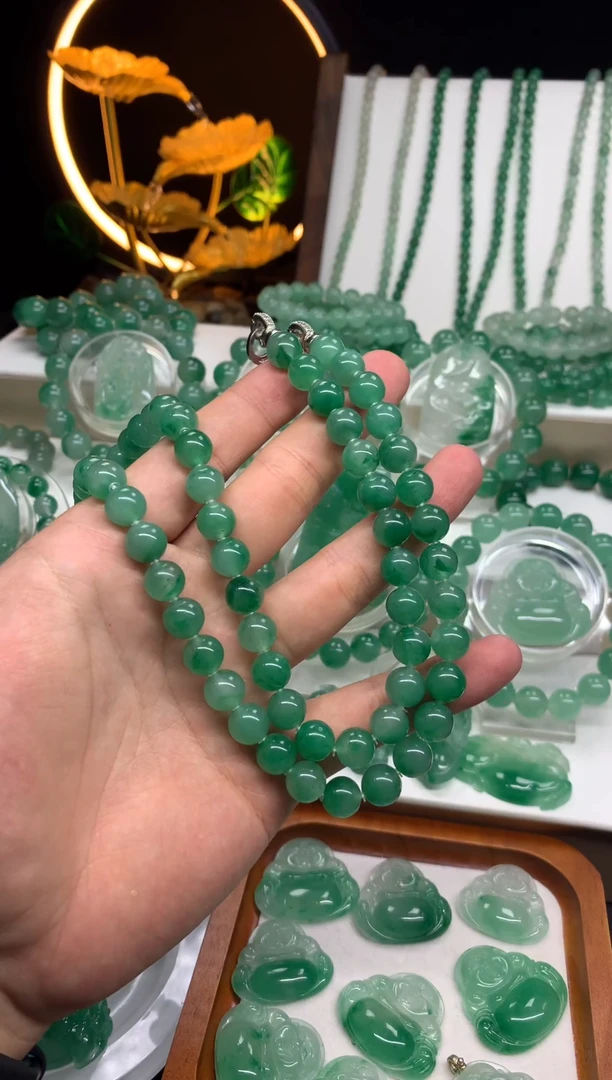 石英质玉（非洲翠）未镶嵌项链卡10项链，59颗