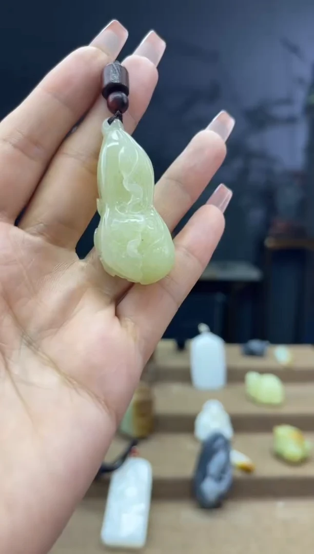 颈饰未镶嵌和田玉1