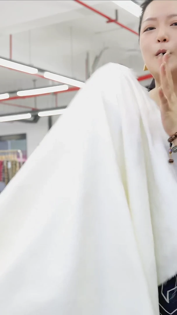 混纺意大利 67%棉12%VI21%PL米白色立体提花洋装 宽140CM 2m