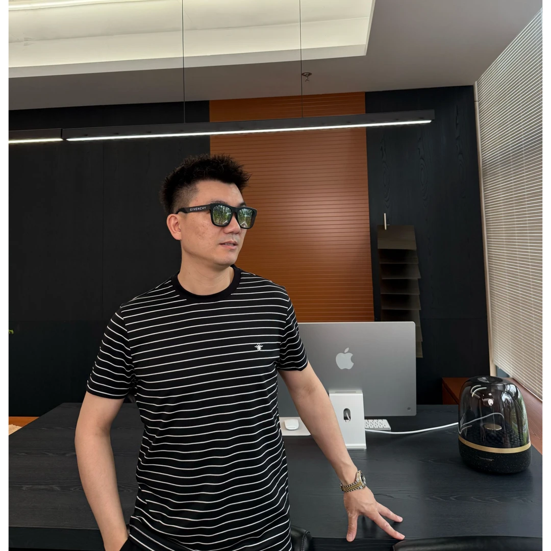 陆老板-2025夏季新品休闲时尚男士横条圆领短袖-YL-901