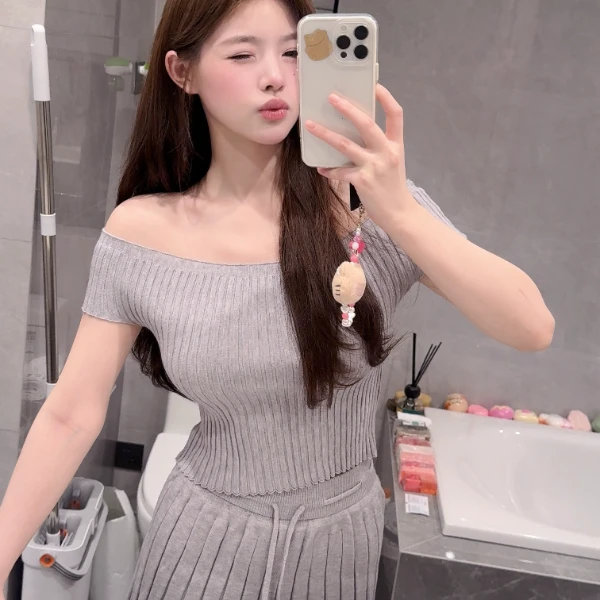 FussyY灰色针织显瘦修身弹力半袖套装YF172