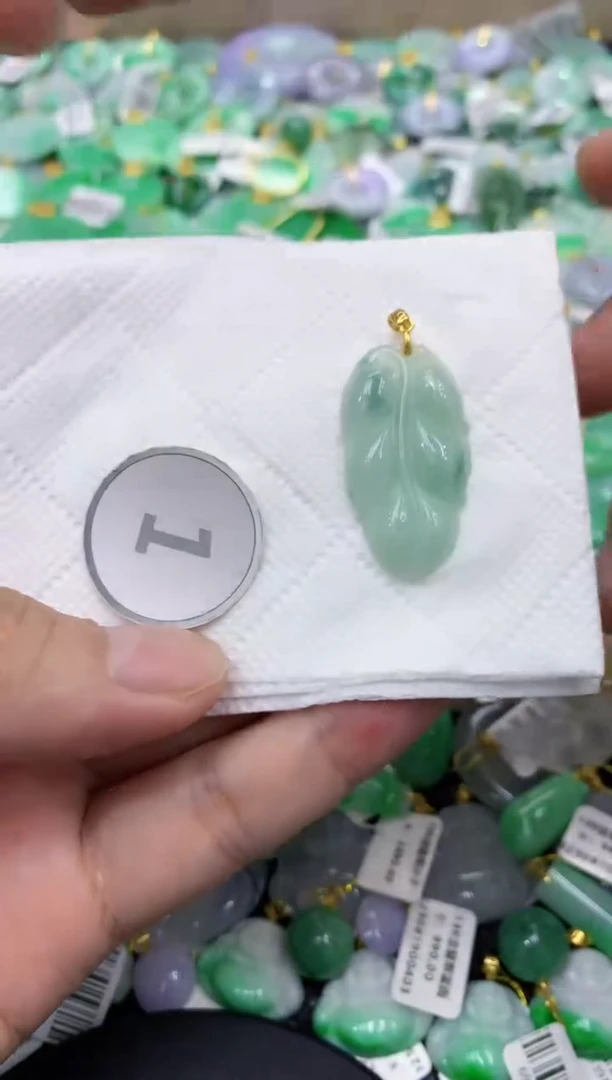 颈饰未镶嵌翡翠天然缅甸翡翠A货