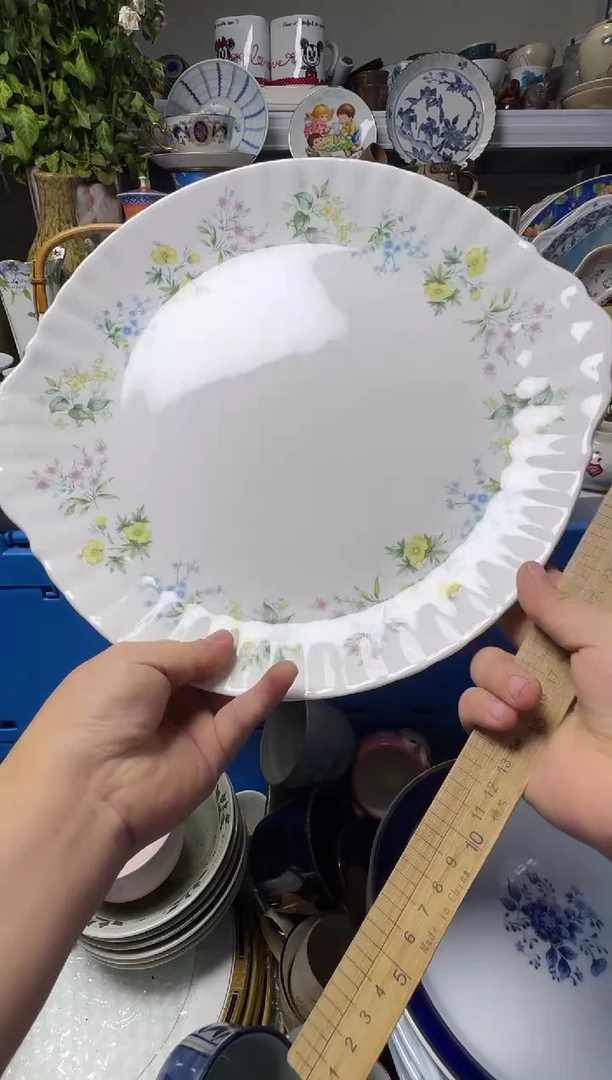 中古瓷器，默认微瑕-带双耳31，明顿底款的大盘。060