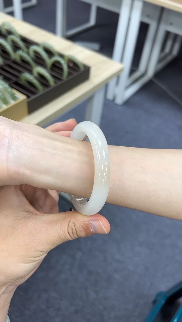 未镶嵌手镯和田玉57.5  452