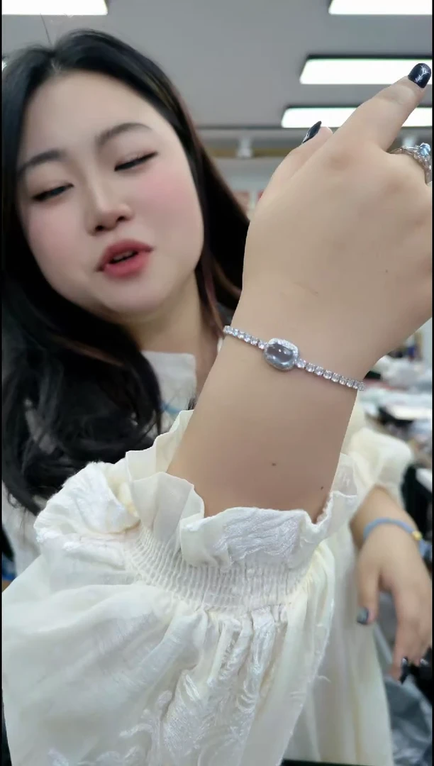 【闪购商品】海蓝宝石颈饰合金1049海蓝宝单珠单圈