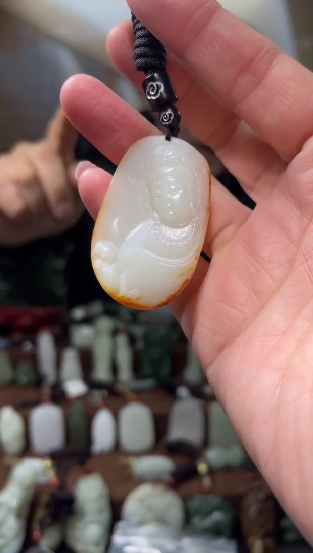 颈饰未镶嵌和田玉.