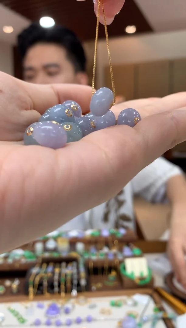 翡翠18K金镶嵌吊坠(赠链)路路通送银链 多样性发货1件