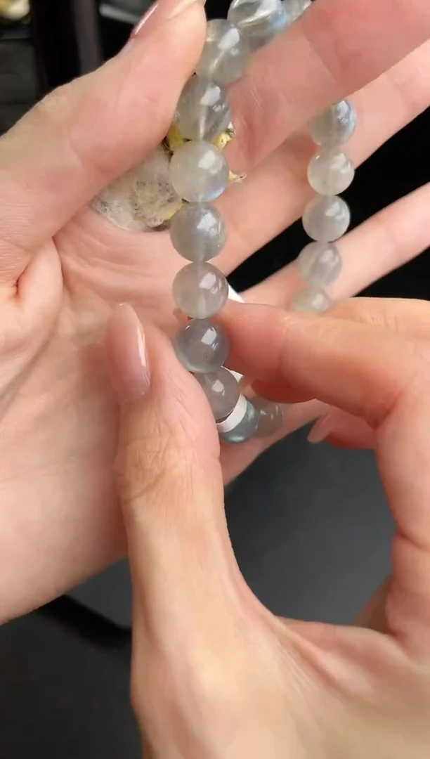 【闪购商品】水晶手链未镶嵌天然强光灰月光9mm