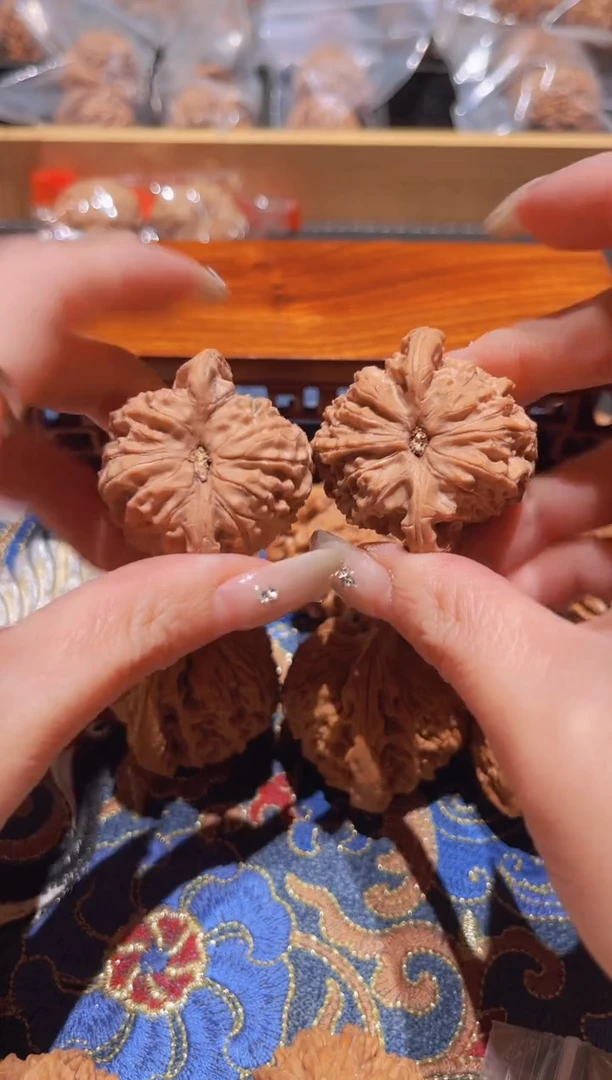 把件文玩核桃039 血麒麟40