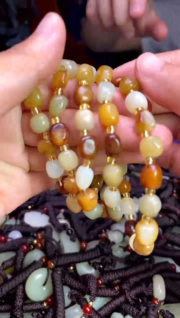 未镶嵌和田玉挂件1