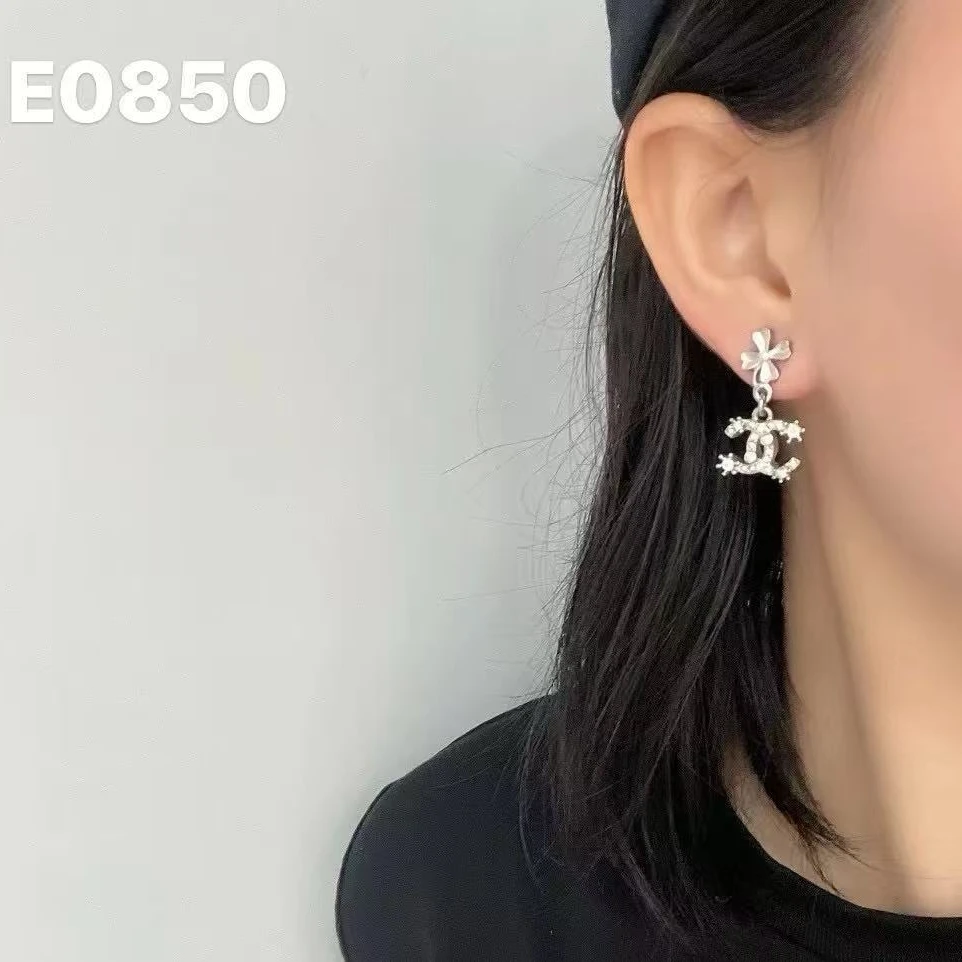 锌合金锆石耳饰 AnnaV 香奶家百搭锆石镶嵌耳环 E0850