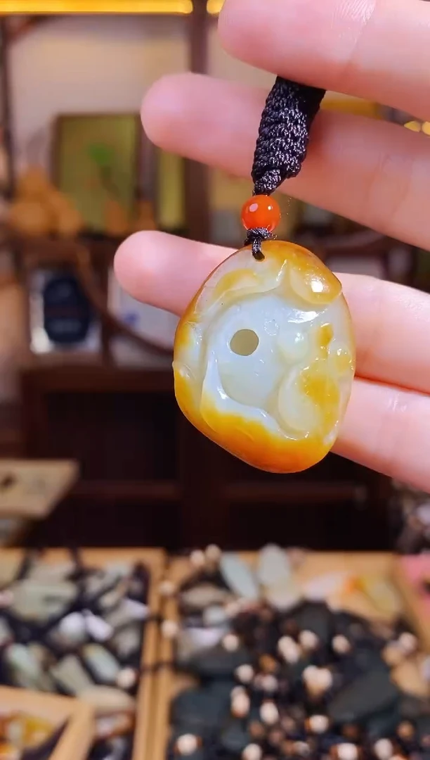 和田玉未镶嵌颈饰1