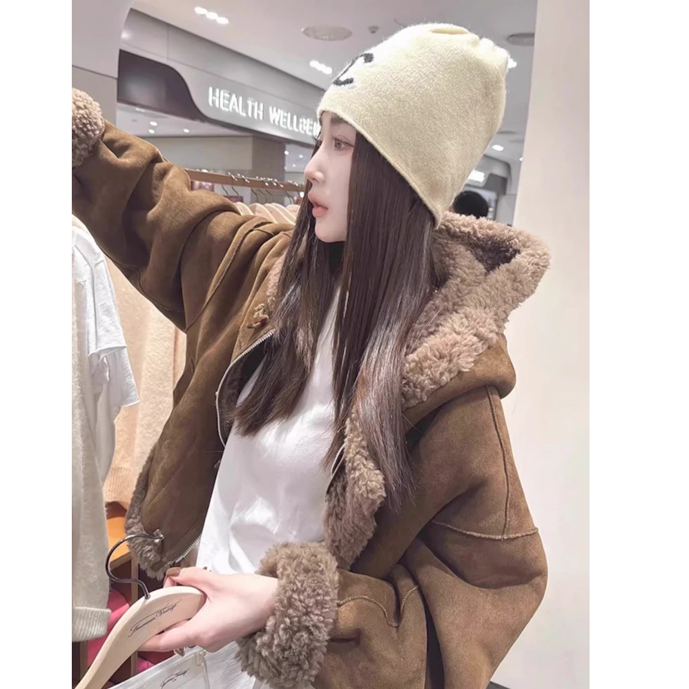 2025新款爆款咖色皮毛一体外套女秋冬时尚保暖连帽羊羔绒开衫上衣