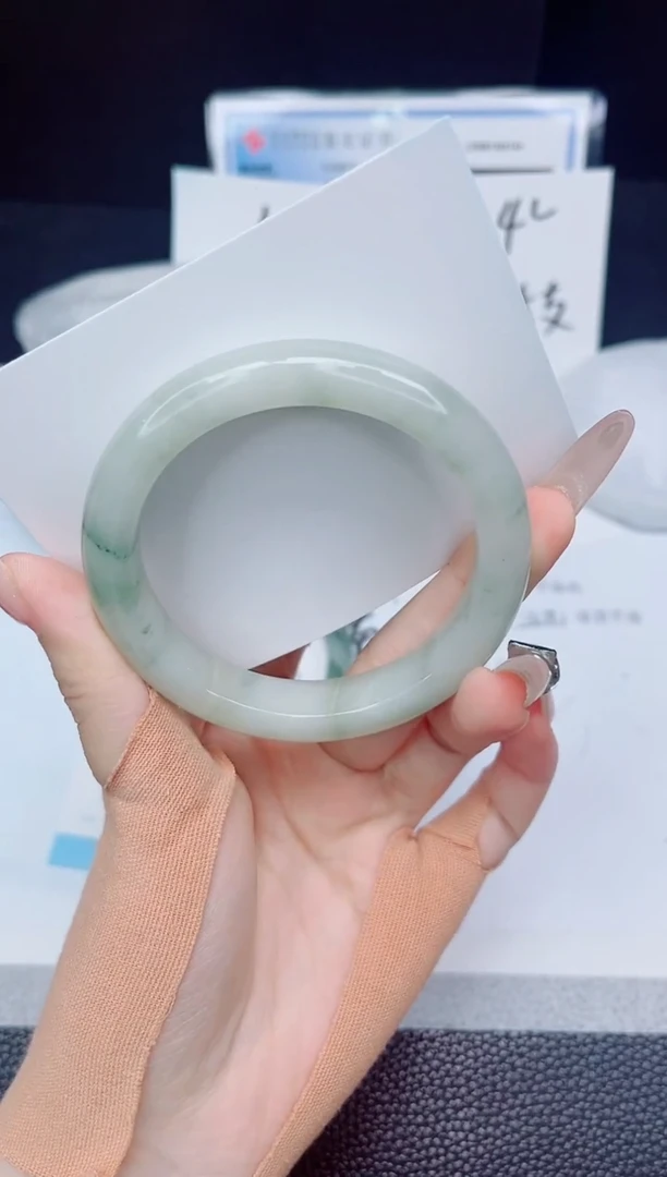 石英质玉手镯未镶嵌181-56