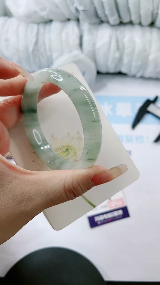 【闪购商品】石英质玉手镯未镶嵌多样性发货L591