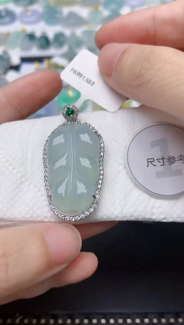 颈饰银S925镶嵌翡翠天然缅甸A货翡翠