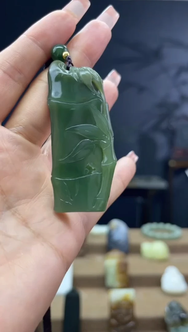 颈饰未镶嵌和田玉1