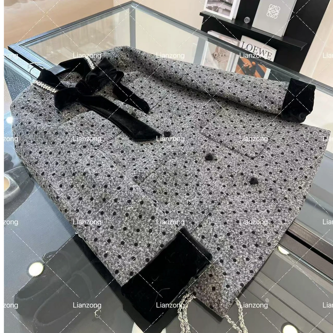 欧货高级感细闪西装套装女冬季波点飘带撞色V领外套半身裙潮