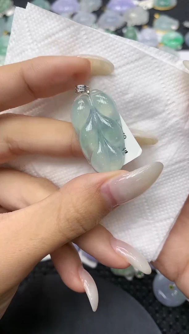 颈饰18K金镶嵌翡翠11111111111