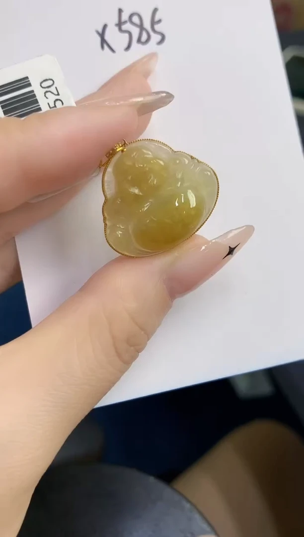颈饰18K金镶嵌翡翠缅甸天然翡翠A货