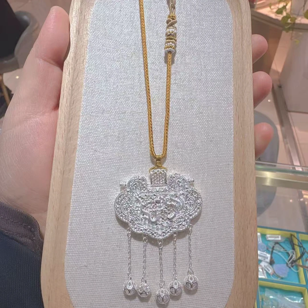 吊坠足银 足银吊坠  天子门生白色