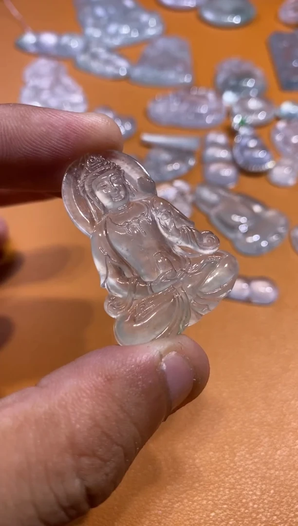 翡翠未镶嵌吊坠(不含链)观音4800