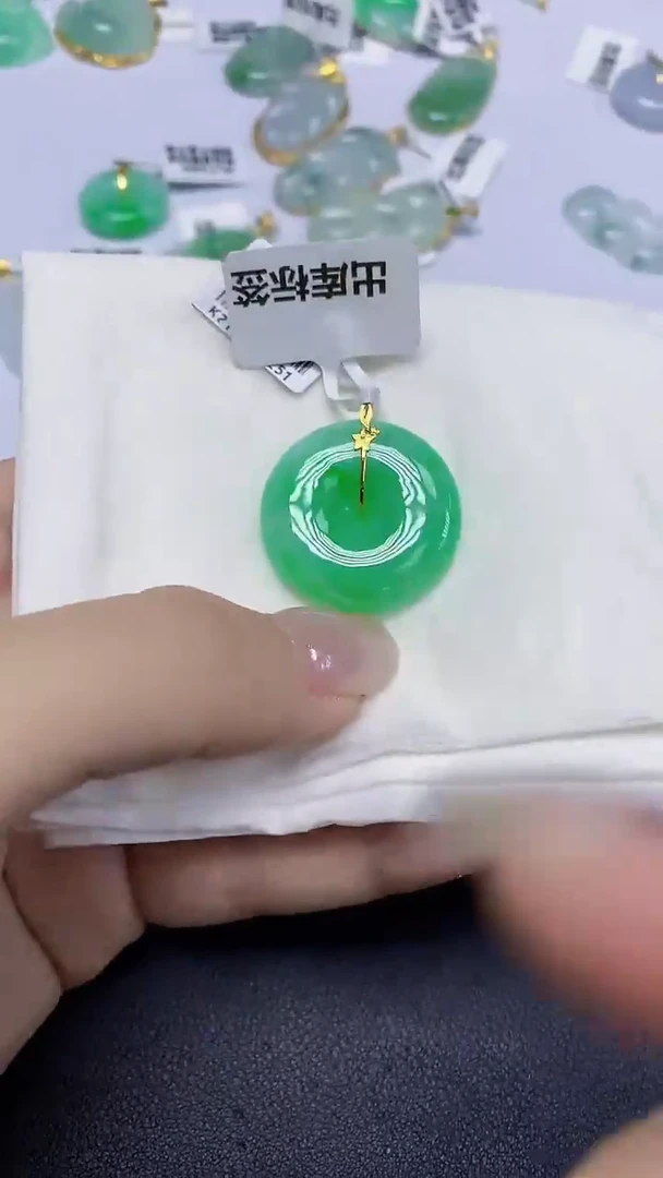 翡翠18K金镶嵌颈饰天然缅甸翡翠A货