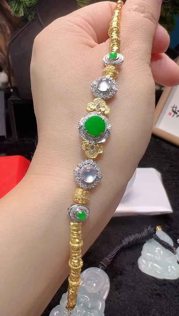 18K金镶嵌手链翡翠高冰圆牌盘缠手串