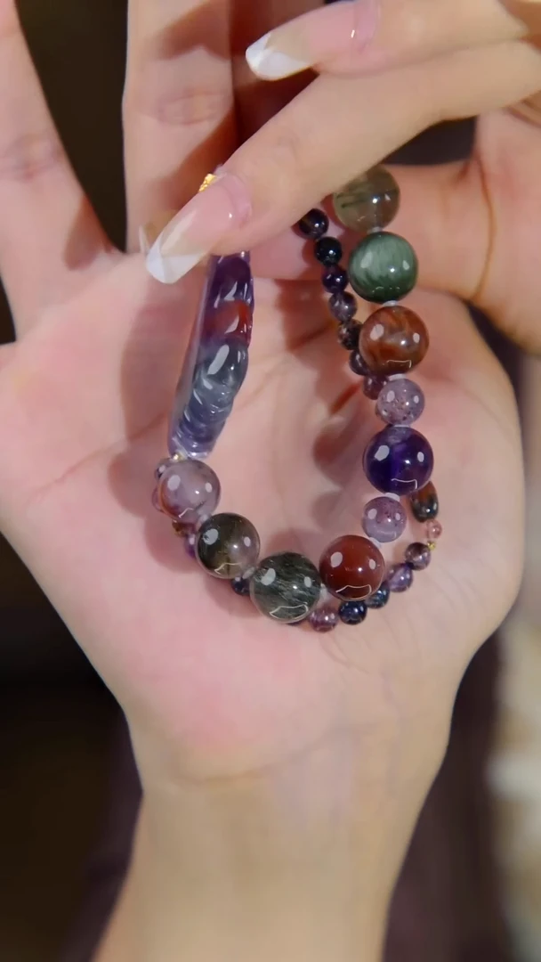 18K金镶嵌手链水晶极光狐牌设计款（多样性发其一）