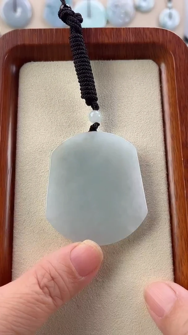 【闪购商品】翡翠吊坠(不含链)未镶嵌孤品33*44*6mm