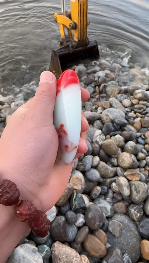 颈饰未镶嵌和田玉（糖玉）1