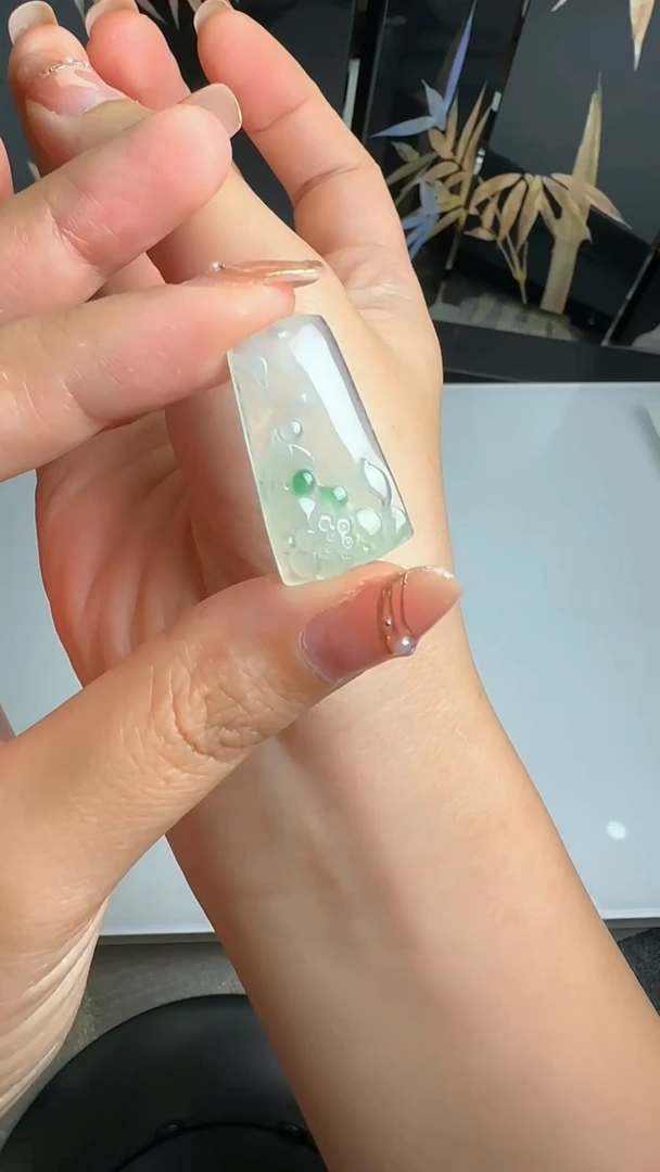 翡翠未镶嵌颈饰JJD0530090