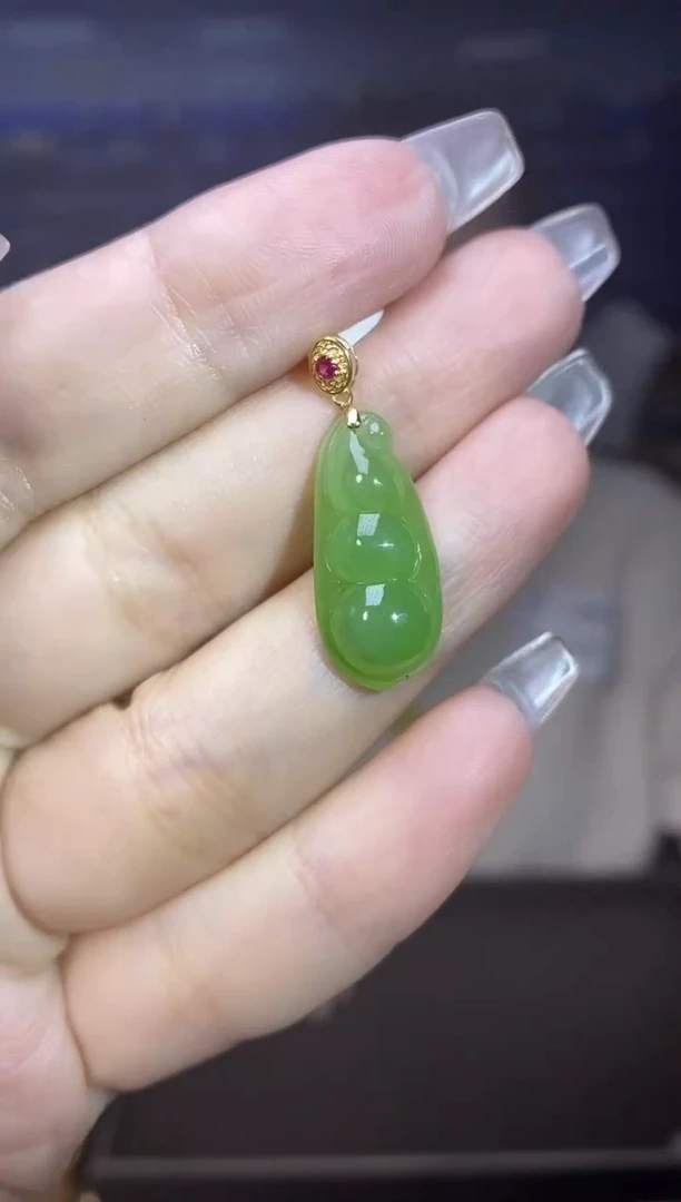和田玉18K金镶嵌吊坠(不含链)G07226