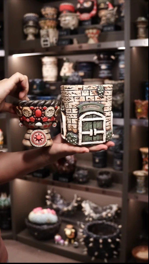 黄***. 泰国进口手工花盆个性创意花盆