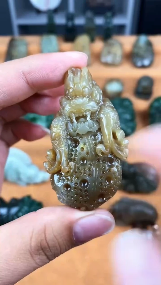 颈饰未镶嵌和田玉1